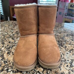 Ugg Classic Short Boot- Chestnut